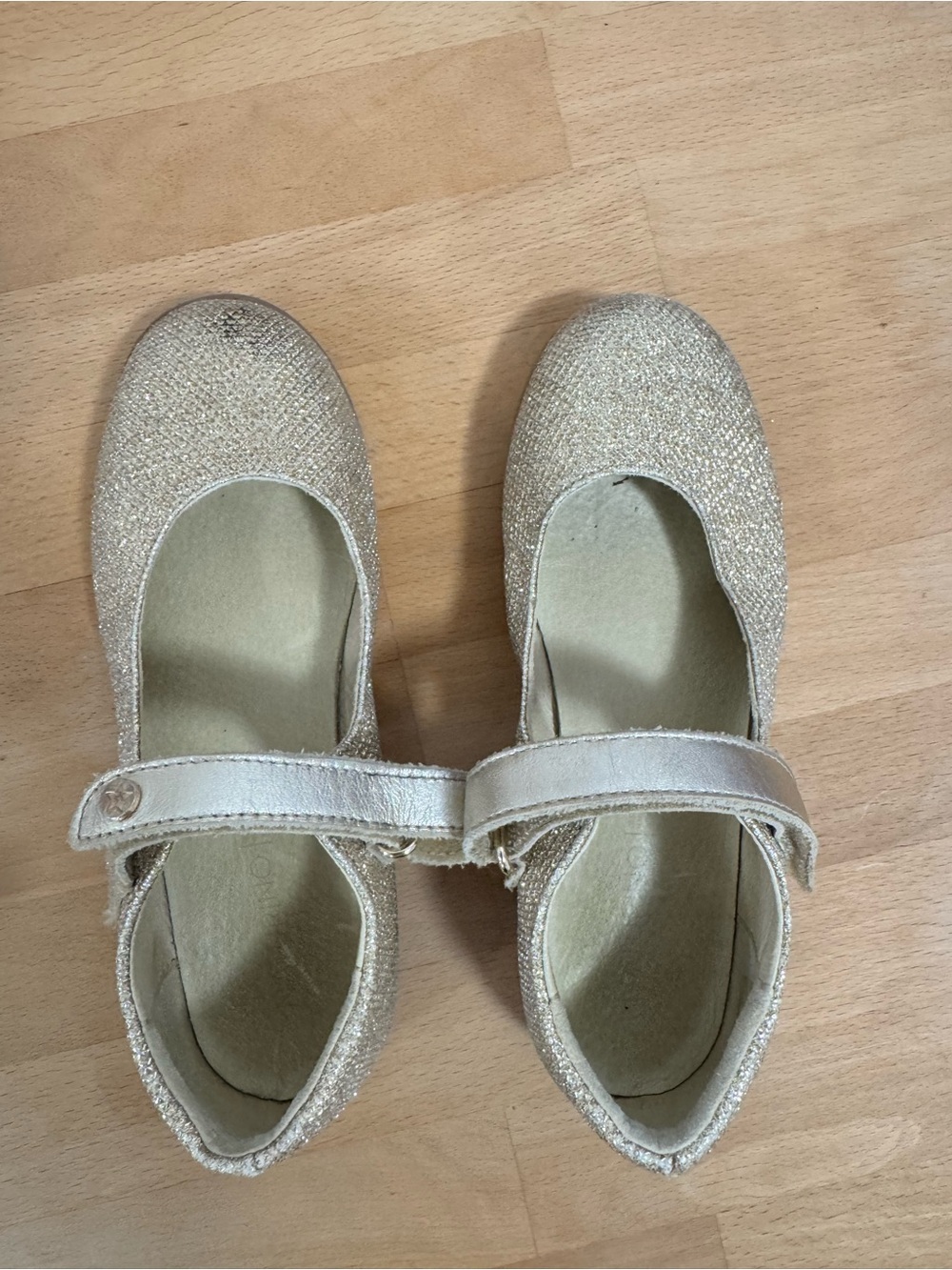 Naturino Girls Sparkle Mary Jane Shoes in Light Gold - size 30
